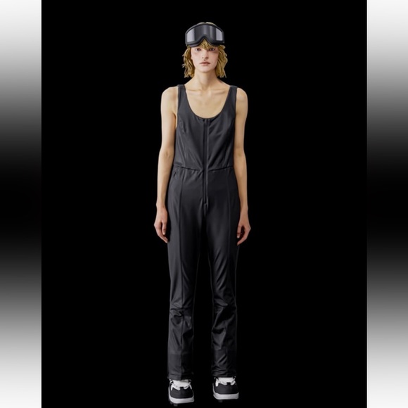 Zara windproof and waterproof ski suit, size S - Picture 1 of 4